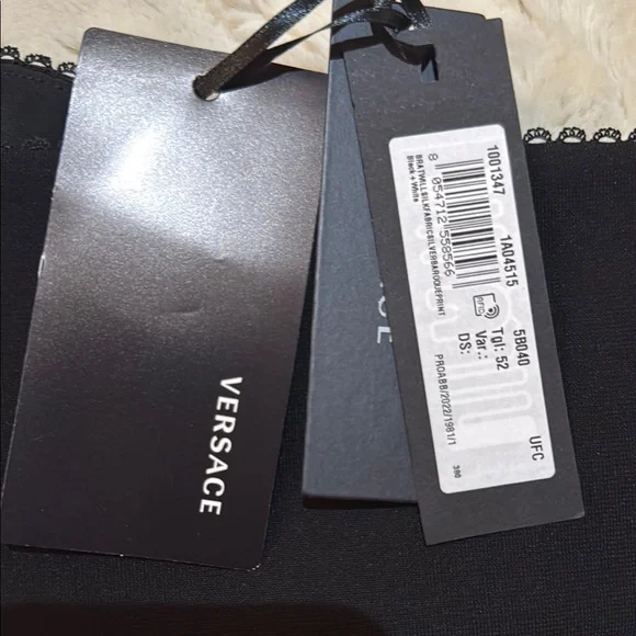 Versace Black and White Baroque Underwire Bra twill. - Picture 3 of 13